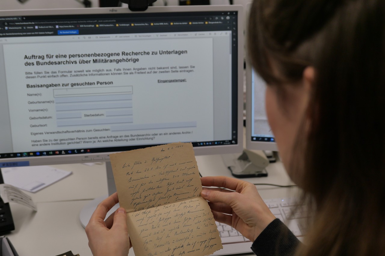 Recherchen im Rahmen von 'Erzähl mal...Spurensuche in der NS-Familiengeschichte' (Foto: Villa ten Hompel) Recherchen im Rahmen von 'Erzähl mal...Spurensuche in der NS-Familiengeschichte' (Foto: Villa ten Hompel)